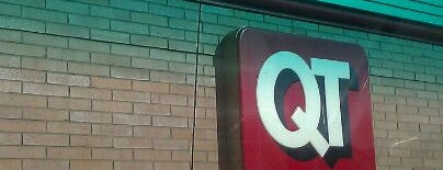 QuikTrip is one of สถานที่ที่ Chester ถูกใจ.