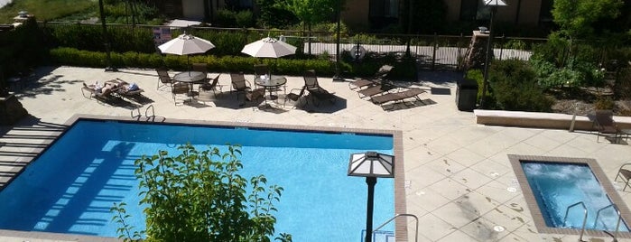 Hampton Inn & Suites is one of Wine Road Members with a Cool Pool.