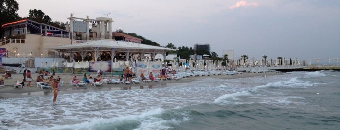 Пляж «Аркадия» is one of Любимые места по всему миру.