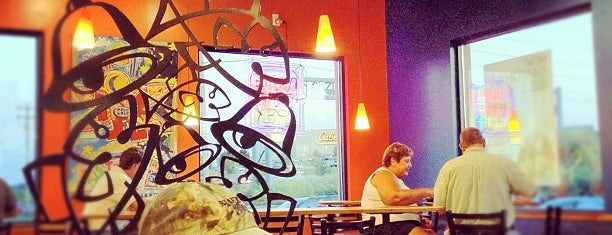 Taco Bell/Long John Silver's is one of Locais curtidos por Mackenzie.