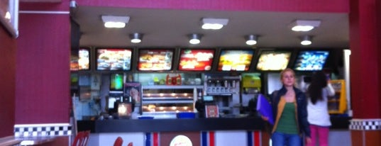 Burger King is one of Tempat yang Disukai Sevgi.