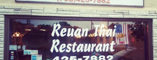 Reuan Thai is one of Shellyさんのお気に入りスポット.
