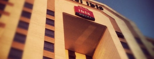 Ibis Hotel is one of Tempat yang Disukai Anderson.