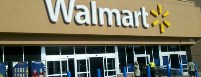 Walmart is one of Posti che sono piaciuti a Alejandro.