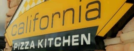 California Pizza Kitchen is one of Sebastianさんの保存済みスポット.
