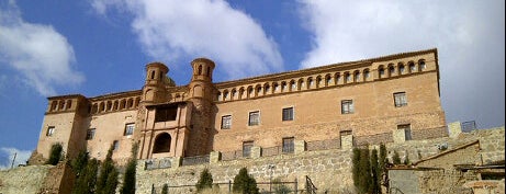 Castillo Papa Luna is one of HOSTAL TORRE MONTESANTO.