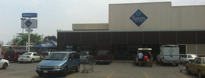 Sam's Club is one of Lukimiaさんのお気に入りスポット.