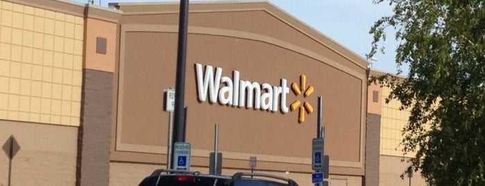 Walmart Supercenter is one of Lugares favoritos de Thomas.