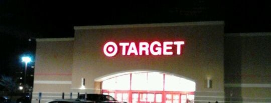 Target is one of สถานที่ที่ Dan ถูกใจ.