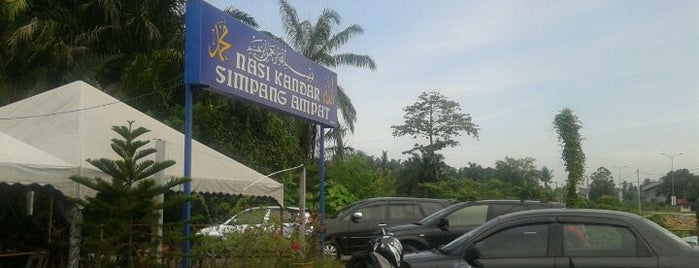 Nasi Kandar Simpang Ampat is one of Lugares favoritos de ꌅꁲꉣꂑꌚꁴꁲ꒒.