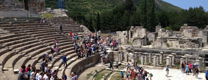 Ephesos is one of wonders of the world.