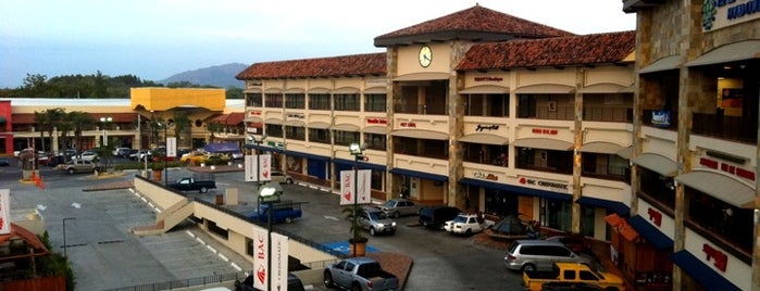 Coronado Mall is one of Tempat yang Disukai Mario.