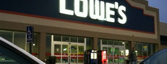 Lowe's is one of Orte, die Judah gefallen.