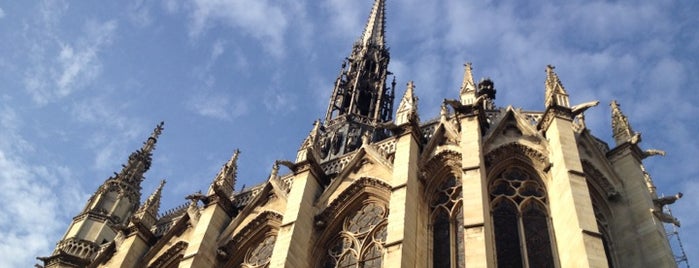 Sainte-Chapelle is one of Eglises de Paris.