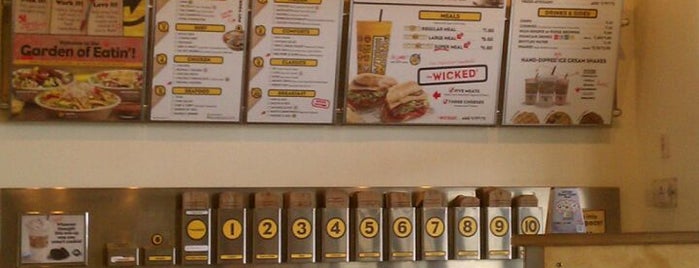 Which Wich? Superior Sandwiches is one of Seth : понравившиеся места.
