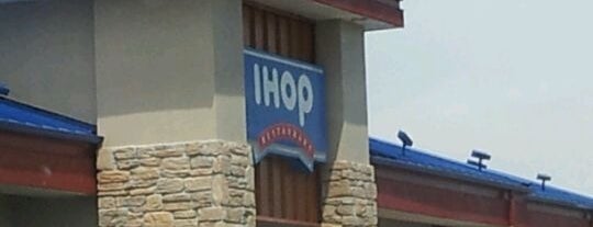 IHOP is one of 🖤💀🖤 LiivingD3adGirlさんのお気に入りスポット.