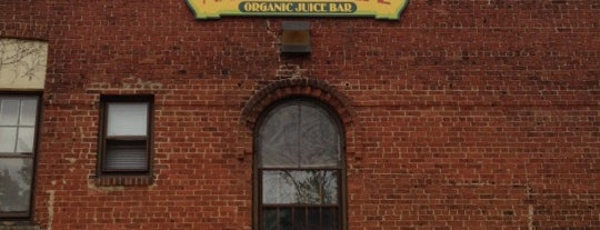Namasté Café & Organic Juice Bar is one of สถานที่ที่ Vegan ถูกใจ.