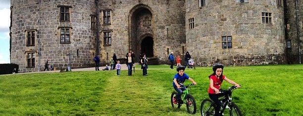 Chirk Castle is one of Lugares favoritos de Carl.