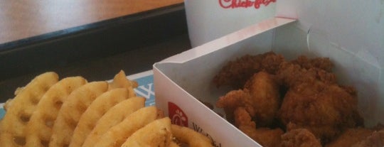 Chick-fil-A is one of Lugares favoritos de Kyulee.