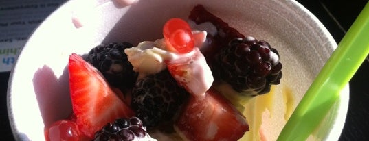 Yogurt On The Rocks is one of Amanda 님이 좋아한 장소.