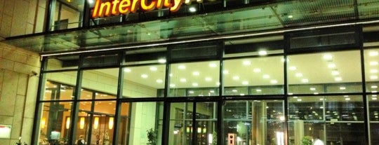 InterCityHotel Dresden is one of Lieux qui ont plu à Jerry.