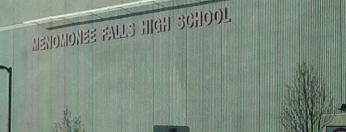 Menomonee Falls High School is one of Posti che sono piaciuti a Shyloh.