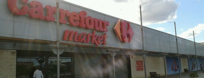 Carrefour Market is one of Lugares favoritos de Riaz.