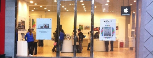 Studio A Apple ReSeller is one of Edwinさんのお気に入りスポット.