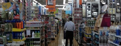 Bed Bath & Beyond is one of Brandonさんのお気に入りスポット.