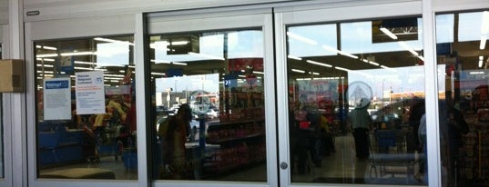 Walmart Supercenter is one of Jean : понравившиеся места.