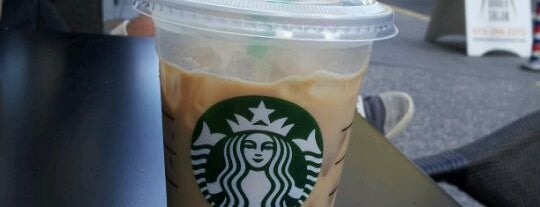 Starbucks is one of Kimberlyさんのお気に入りスポット.
