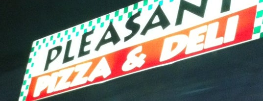 Pleasant Pizza & Deli is one of Lugares favoritos de Adam.