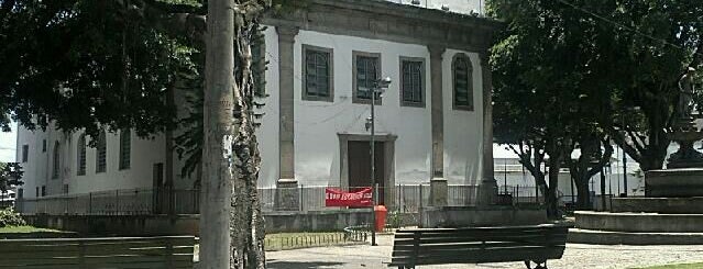 Igreja Matriz Santo Cristo dos Milagres is one of Paróquias do Rio [Parishes in Rio].