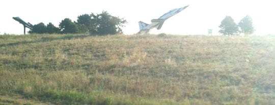 United States Air Force Academy Pass & Registration Center is one of Orte, die Steve gefallen.