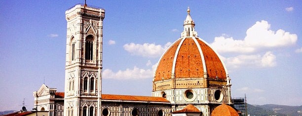 Plaza del Duomo is one of Toscane - Août 2009.