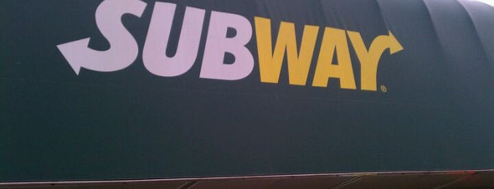 SUBWAY is one of Lugares favoritos de Shyloh.