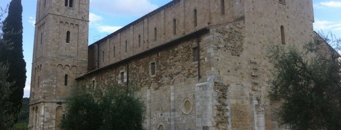 Abbazia di Sant'Antimo is one of Luoghi Misteriosi d'Italia.