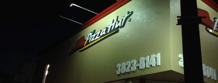 Pizza Hut is one of สถานที่ที่ Gaby ถูกใจ.