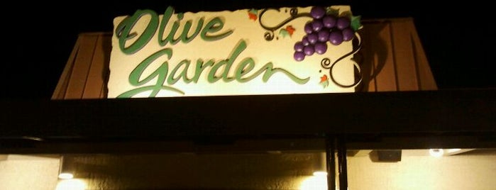 Olive Garden is one of Tempat yang Disukai Chuck.