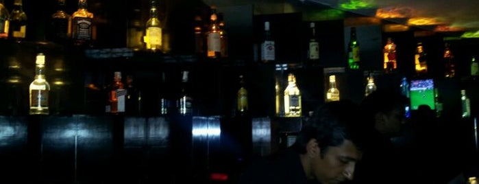I Bar is one of Locais curtidos por Kunal.