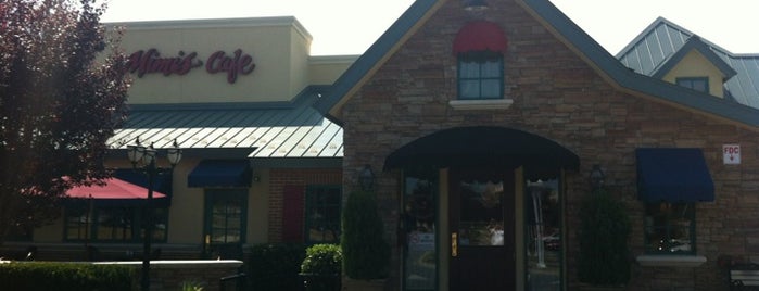 Mimi's Cafe is one of สถานที่ที่ Lori ถูกใจ.