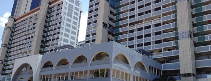 Hong Lim Complex Market & Food Centre is one of Micheenli Guide for Drivers: Food on Rainy Days.