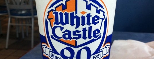 White Castle is one of Tempat yang Disukai Angela.