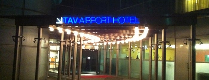 TAV Airport Hotel is one of Tempat yang Disukai Berna.