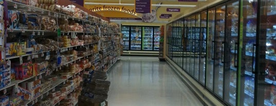 Stop & Shop is one of Jimさんのお気に入りスポット.