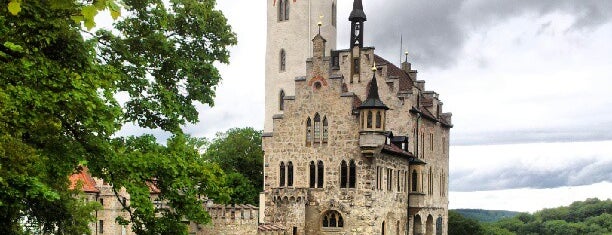 Schloss Lichtenstein is one of Lieux qui ont plu à Bego.