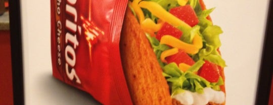 Taco Bell is one of Tempat yang Disukai Jordan.