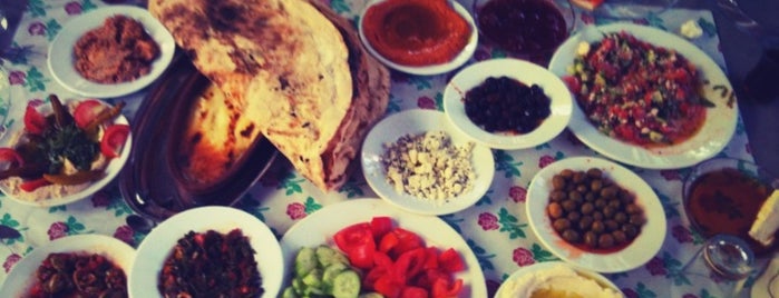 Karaca Kahvaltı Evi is one of Locais curtidos por Ba$aR.