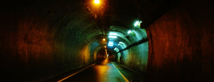 法皇隧道 is one of abandoned places.