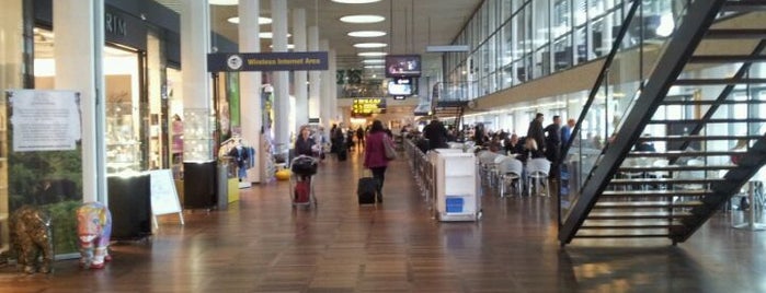 Aeropuerto de Copenhague-Kastrup (CPH) is one of COPENHAGEN.